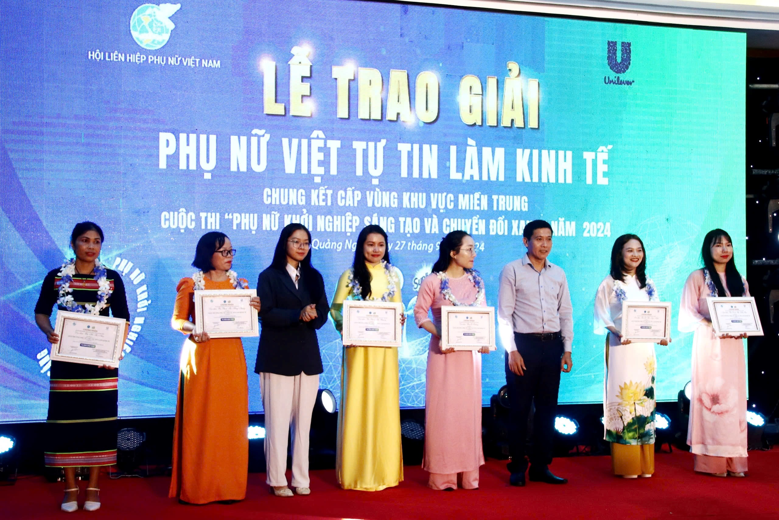 Lễ trao giải cuộc thi Phụ nữ khởi nghiệp cấp Vùng khu vực miền Trung năm 2024