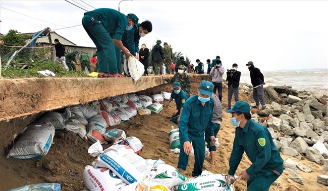Implementing the project of preventing and combating riverbank and coastal erosion by 2030